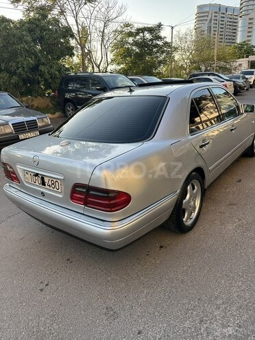 Mercedes E 280-7