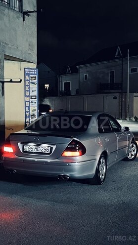 Mercedes E 220-2