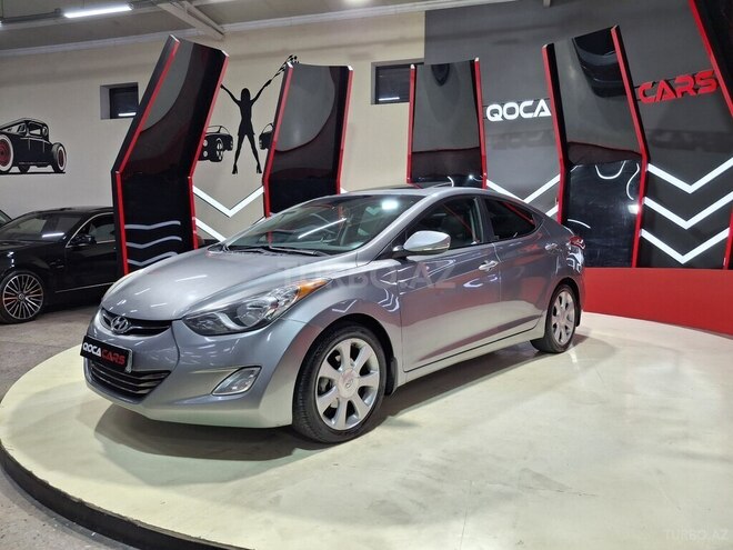 Hyundai Elantra-3
