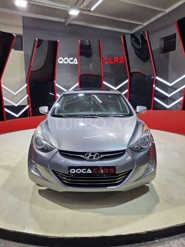 Hyundai Elantra-1