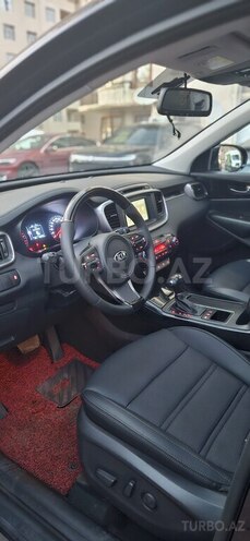 Kia Sorento-13