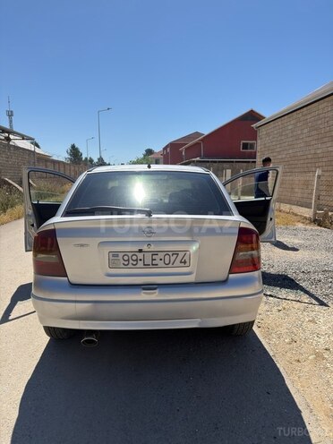 Opel Astra-2