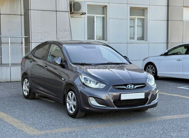 Hyundai Accent-2