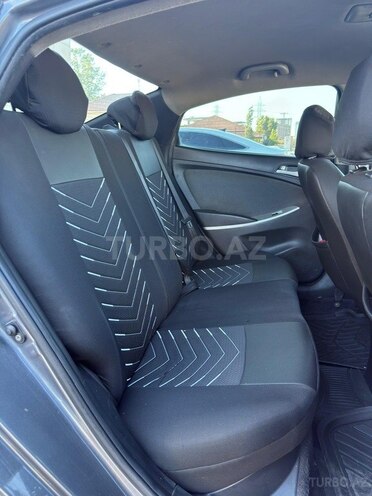 Hyundai Accent-9