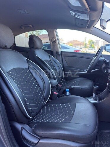 Hyundai Accent-8
