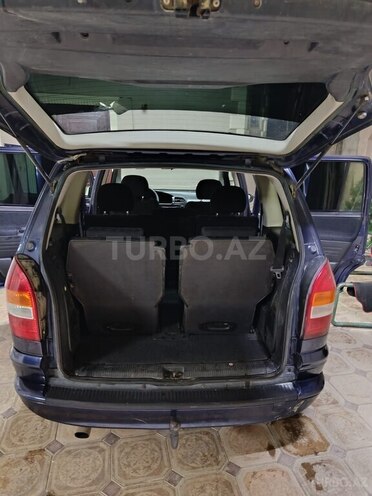 Opel Zafira-9