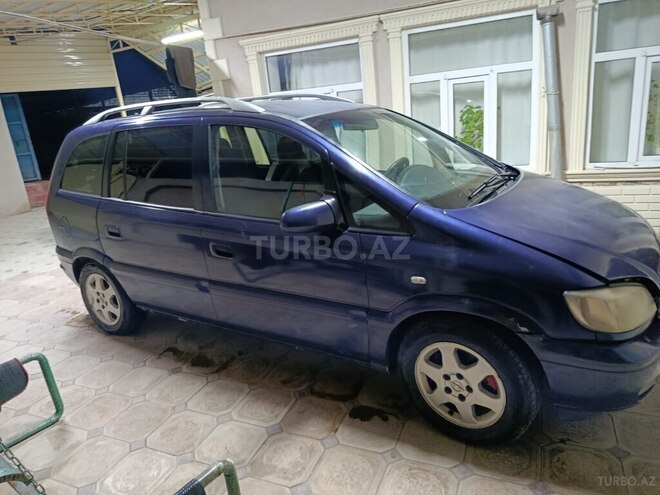 Opel Zafira-13