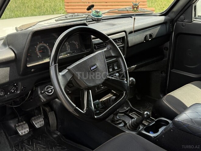 LADA (VAZ) Niva-9
