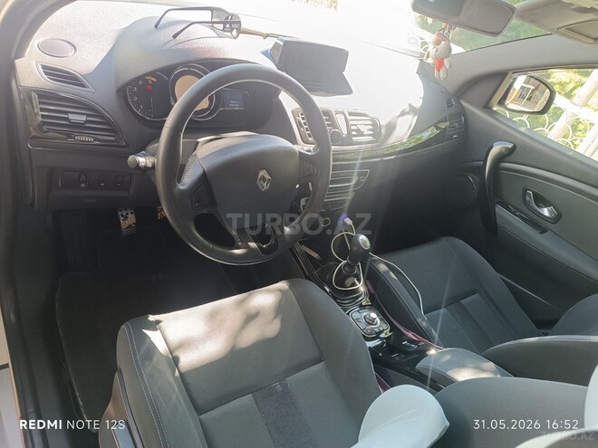Renault Megane-13