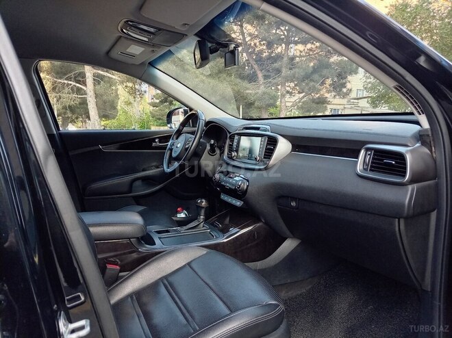 Kia Sorento-12