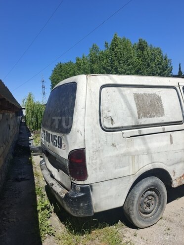 Kia Pregio-4