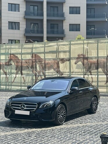 Mercedes E 300 4MATIC-3