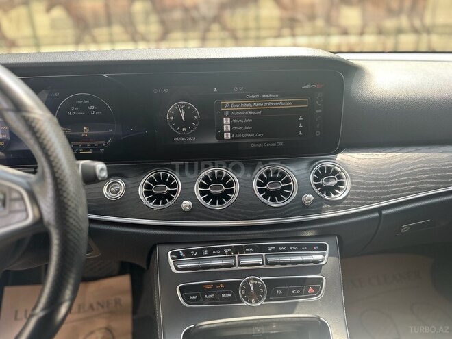 Mercedes E 300 4MATIC-14