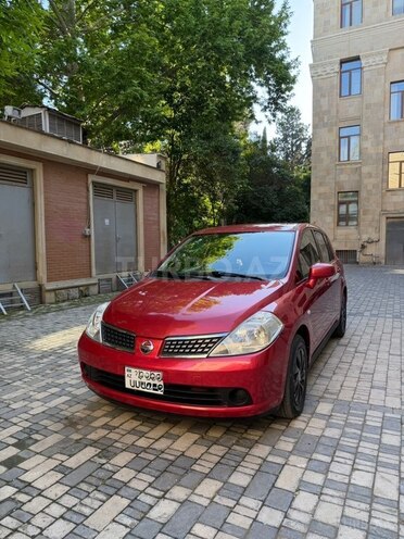 Nissan Tiida-1