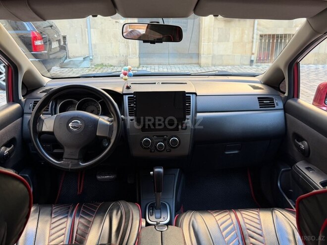 Nissan Tiida-11