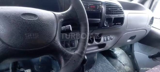 Ford Transit-3