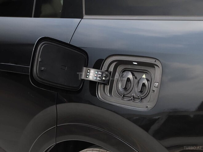 Lynk & Co 900-14