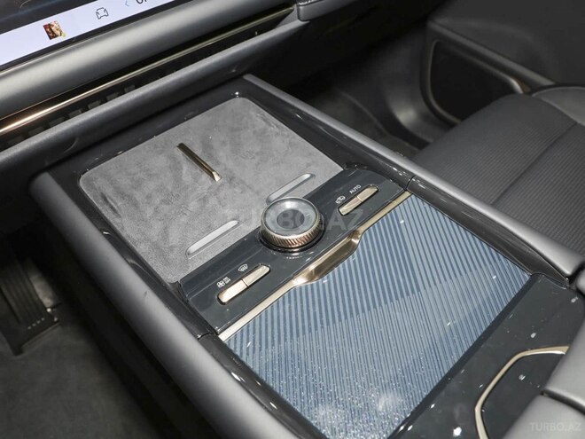 Lynk & Co 900-23