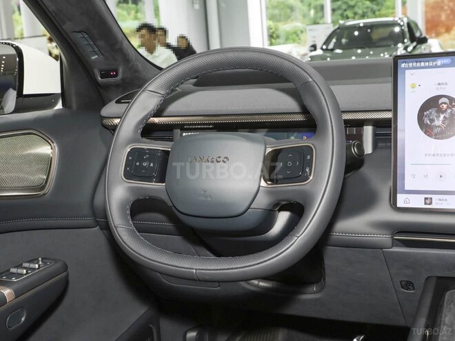 Lynk & Co 900-21