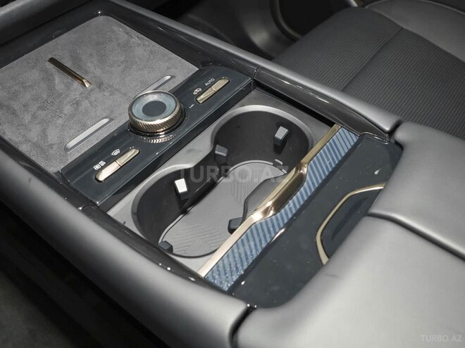 Lynk & Co 900-24