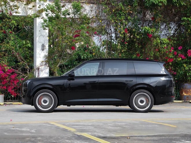 Lynk & Co 900-4