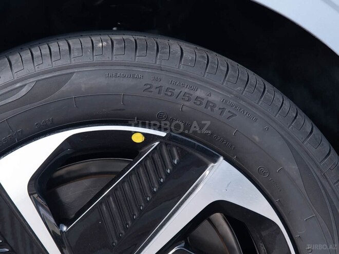Geely Galaxy L6-28