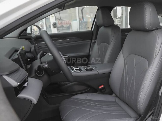 Geely Galaxy L6-11