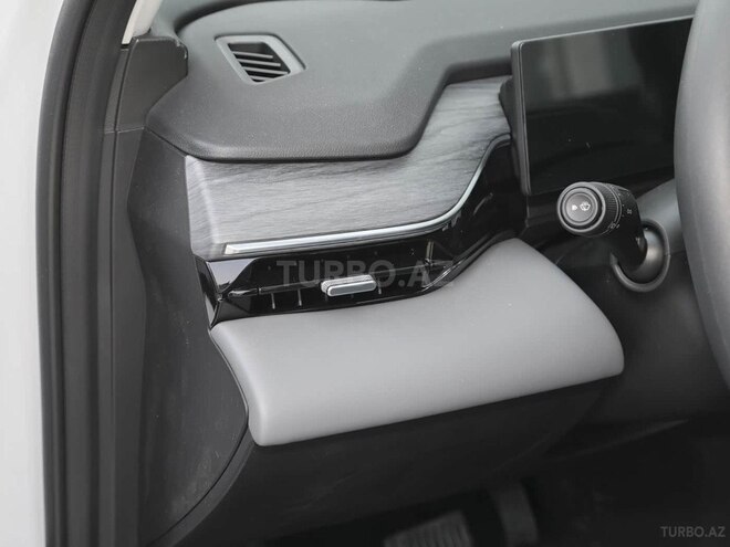 Geely Galaxy L6-21