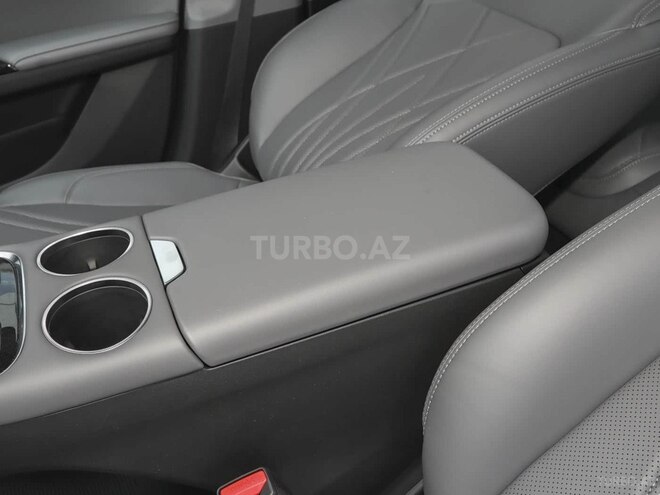 Geely Galaxy L6-13