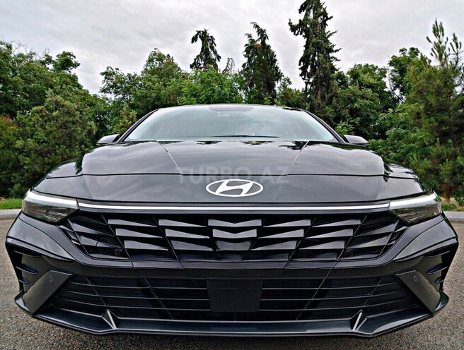 Hyundai Elantra-2