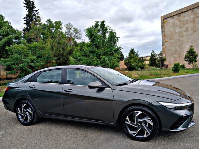 Hyundai Elantra-3