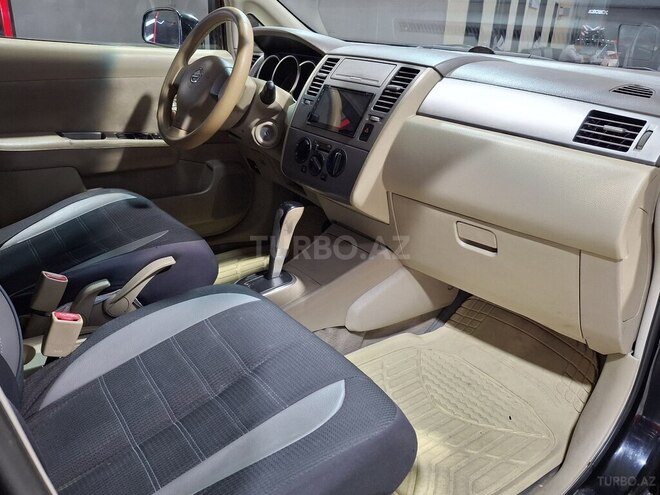 Nissan Tiida-9