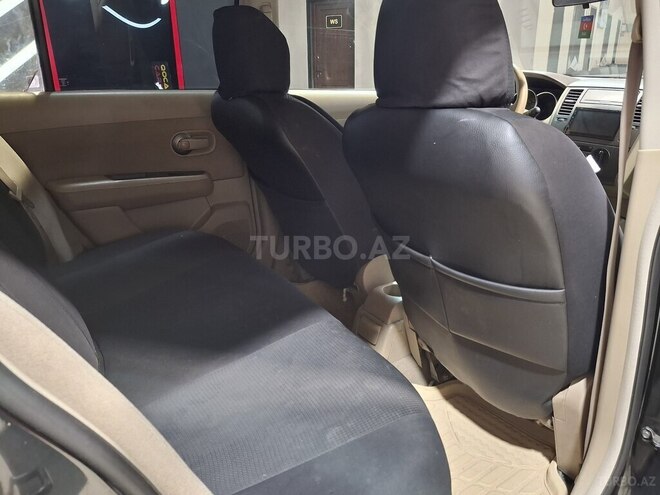 Nissan Tiida-10