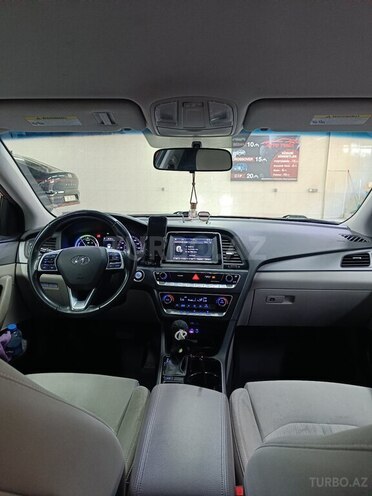 Hyundai Sonata-18