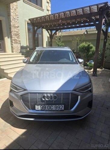 Audi e-tron-1