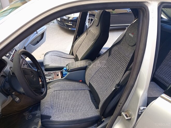 Mercedes E 200-10