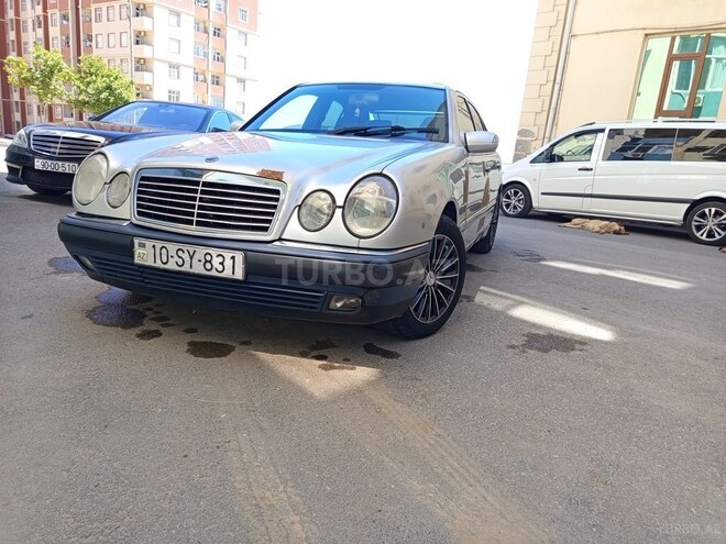 Mercedes E 200-1