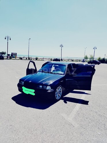 BMW 318-9