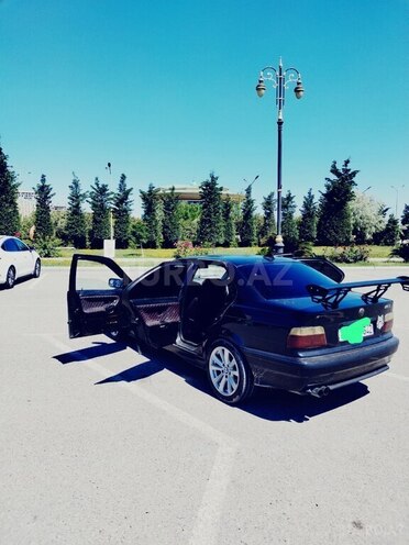 BMW 318-11