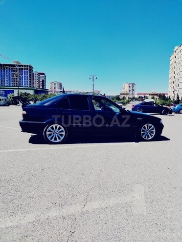 BMW 318-10