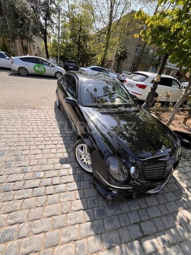 Mercedes E 200-5
