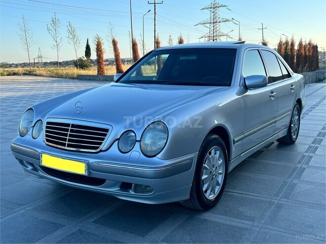 Mercedes E 270-4