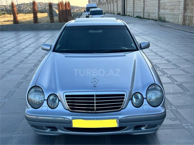 Mercedes E 270-3