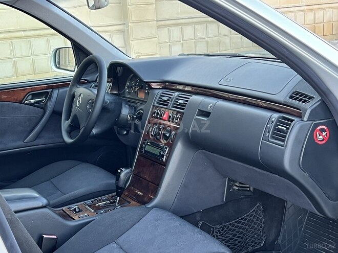 Mercedes E 270-14