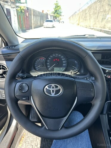 Toyota Corolla-11