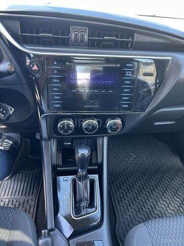 Toyota Corolla-10