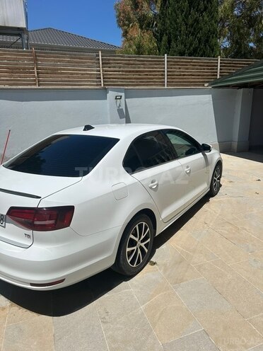 Volkswagen Jetta-9