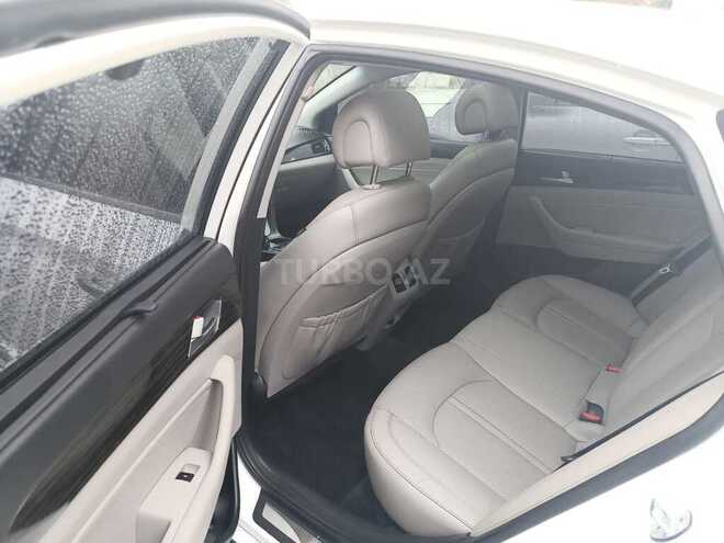 Hyundai Sonata-5