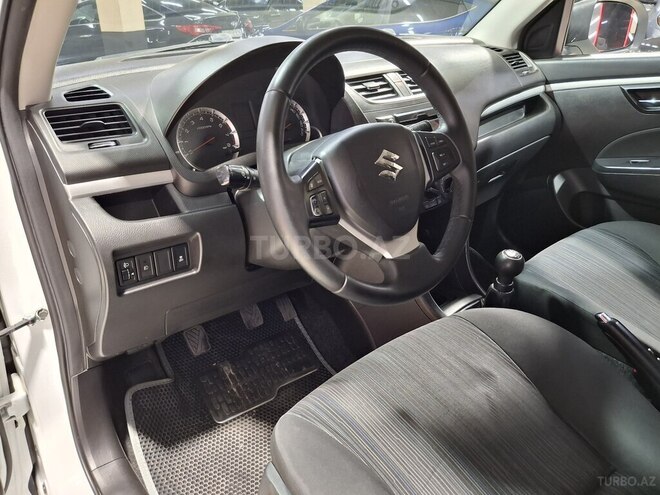 Suzuki Swift-10