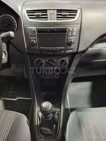 Suzuki Swift-15